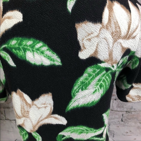 ANTHROPOLOGIE-POSTMARK-FLORAL Side Zip Crop Blouse - Picture 8 of 9